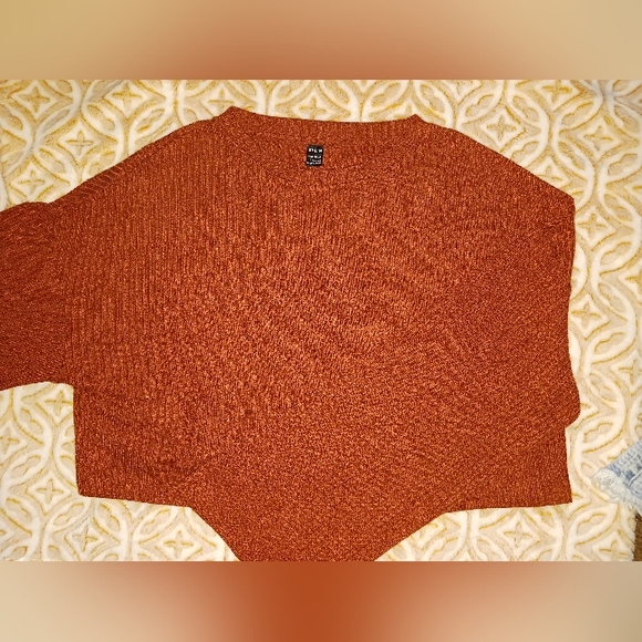 Crop Top - Picture 1 of 1